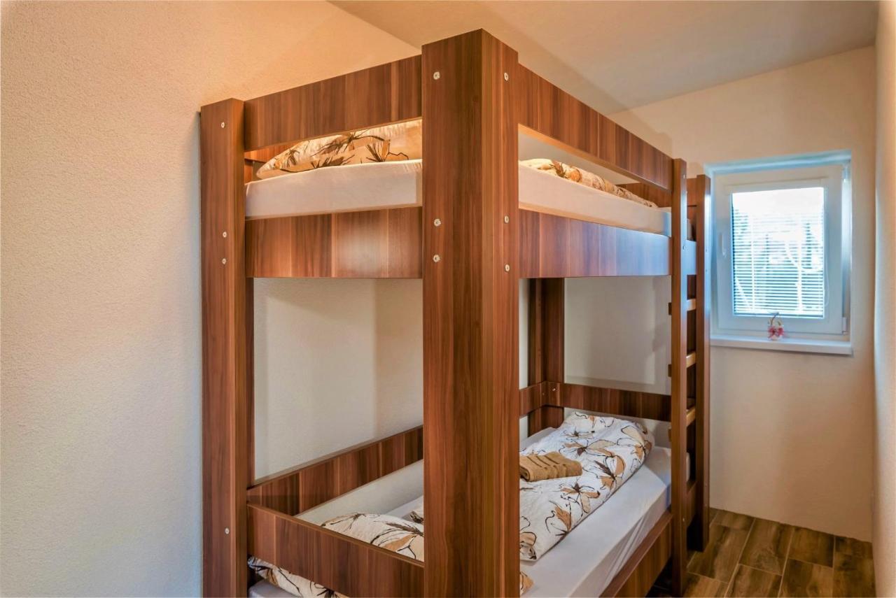 Ferienwohnung Piemonti Bešeňová Exterior foto