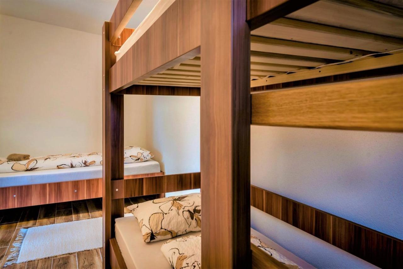 Ferienwohnung Piemonti Bešeňová Exterior foto