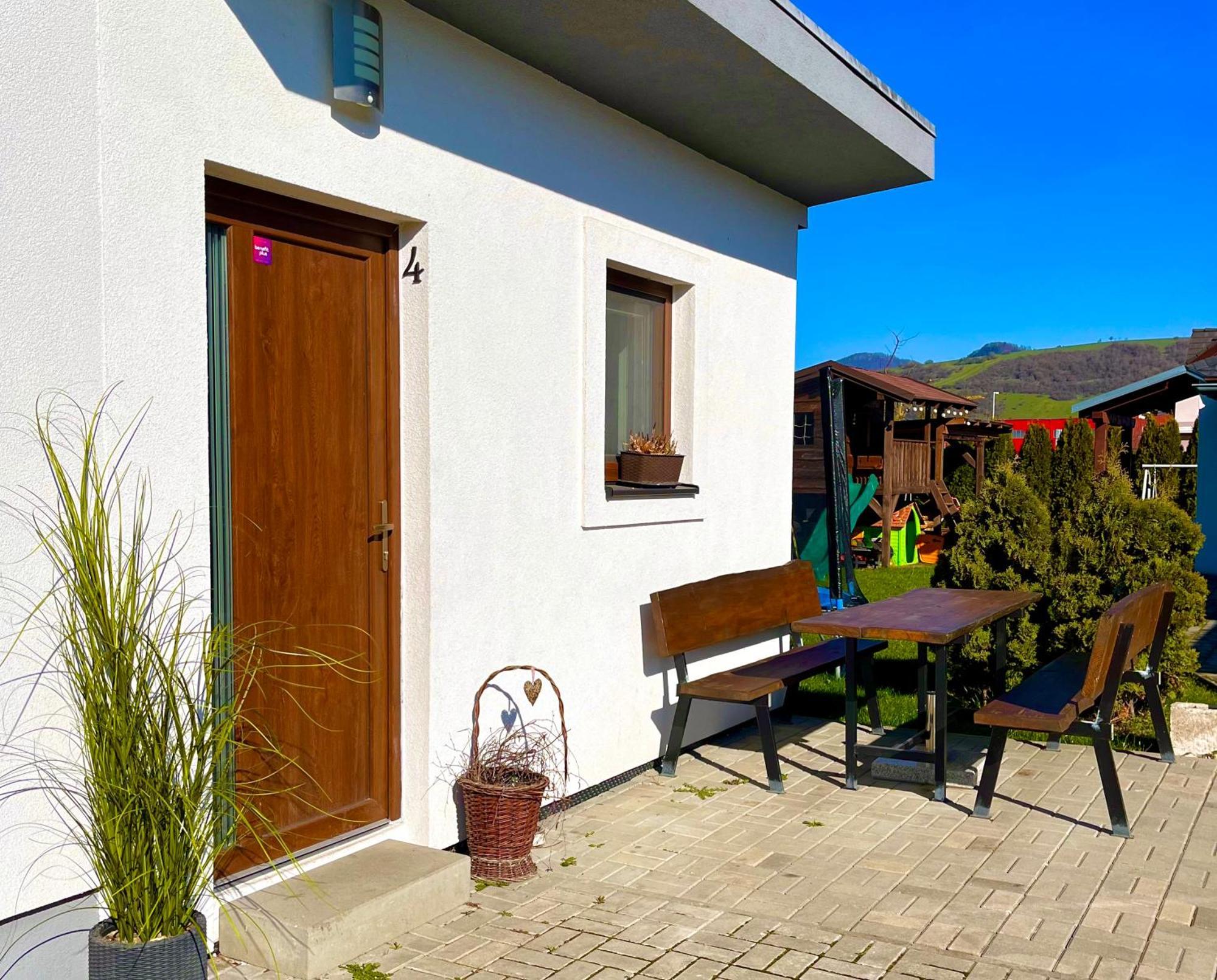 Ferienwohnung Piemonti Bešeňová Exterior foto