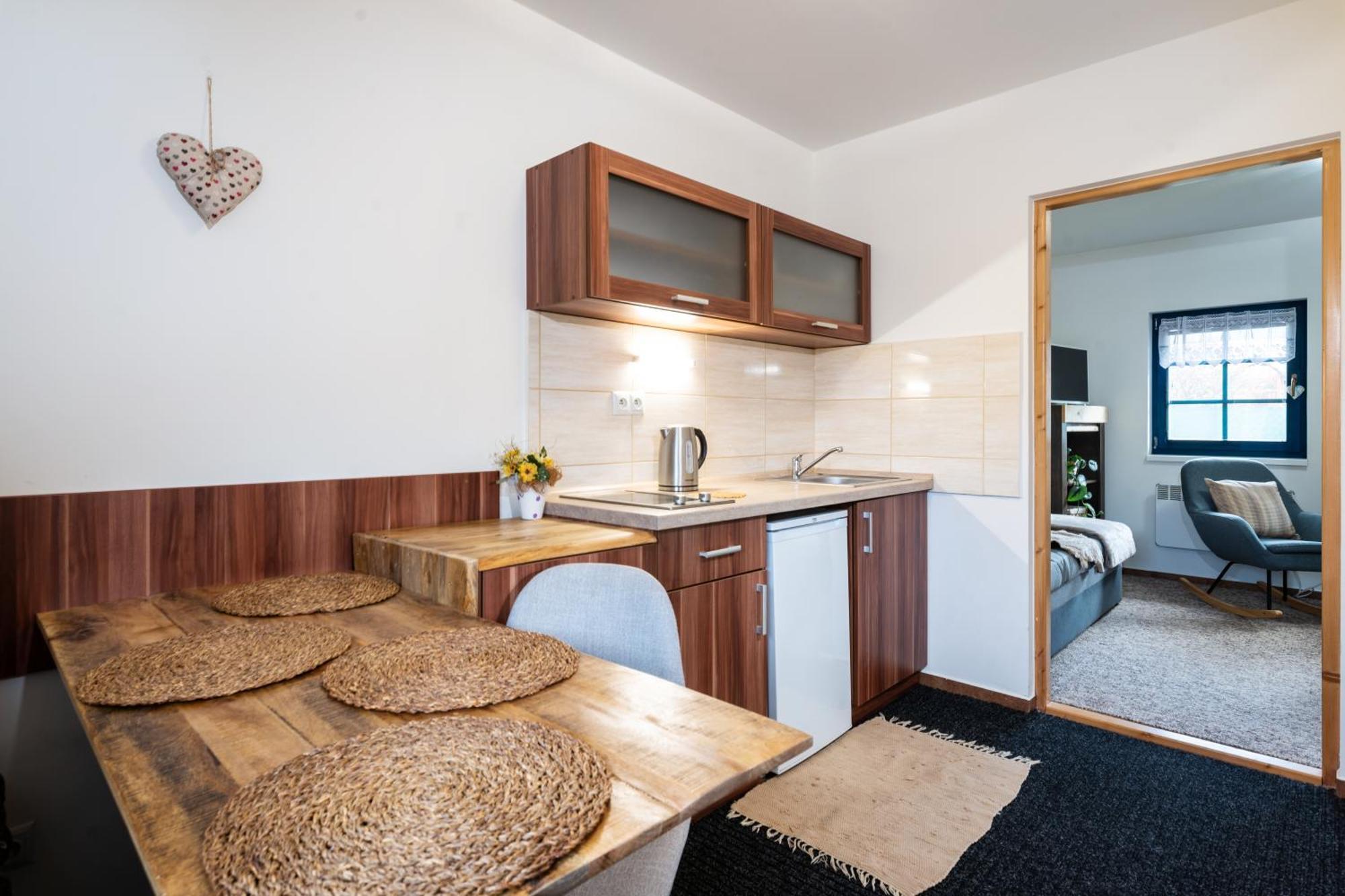 Ferienwohnung Piemonti Bešeňová Exterior foto