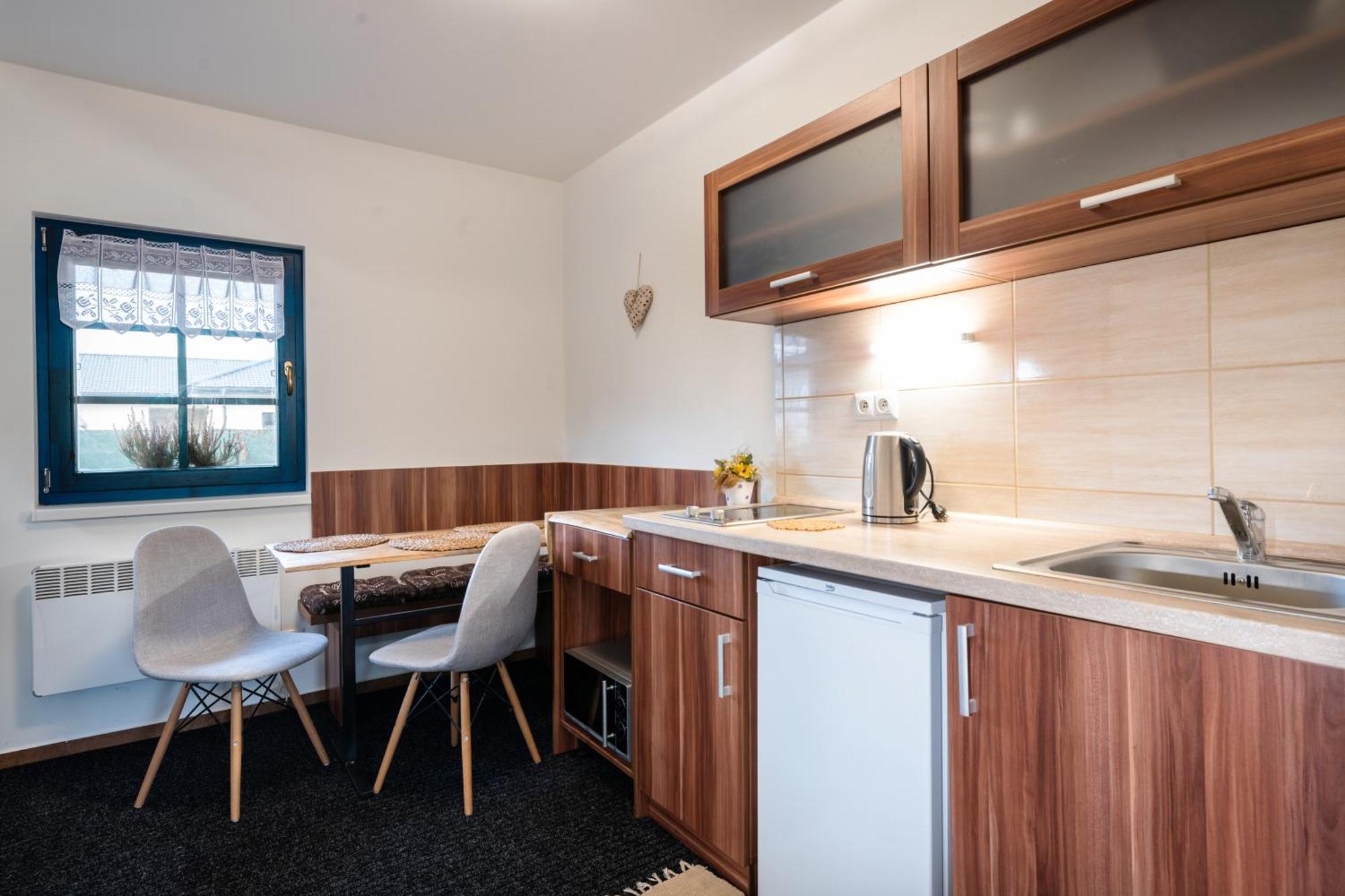 Ferienwohnung Piemonti Bešeňová Exterior foto