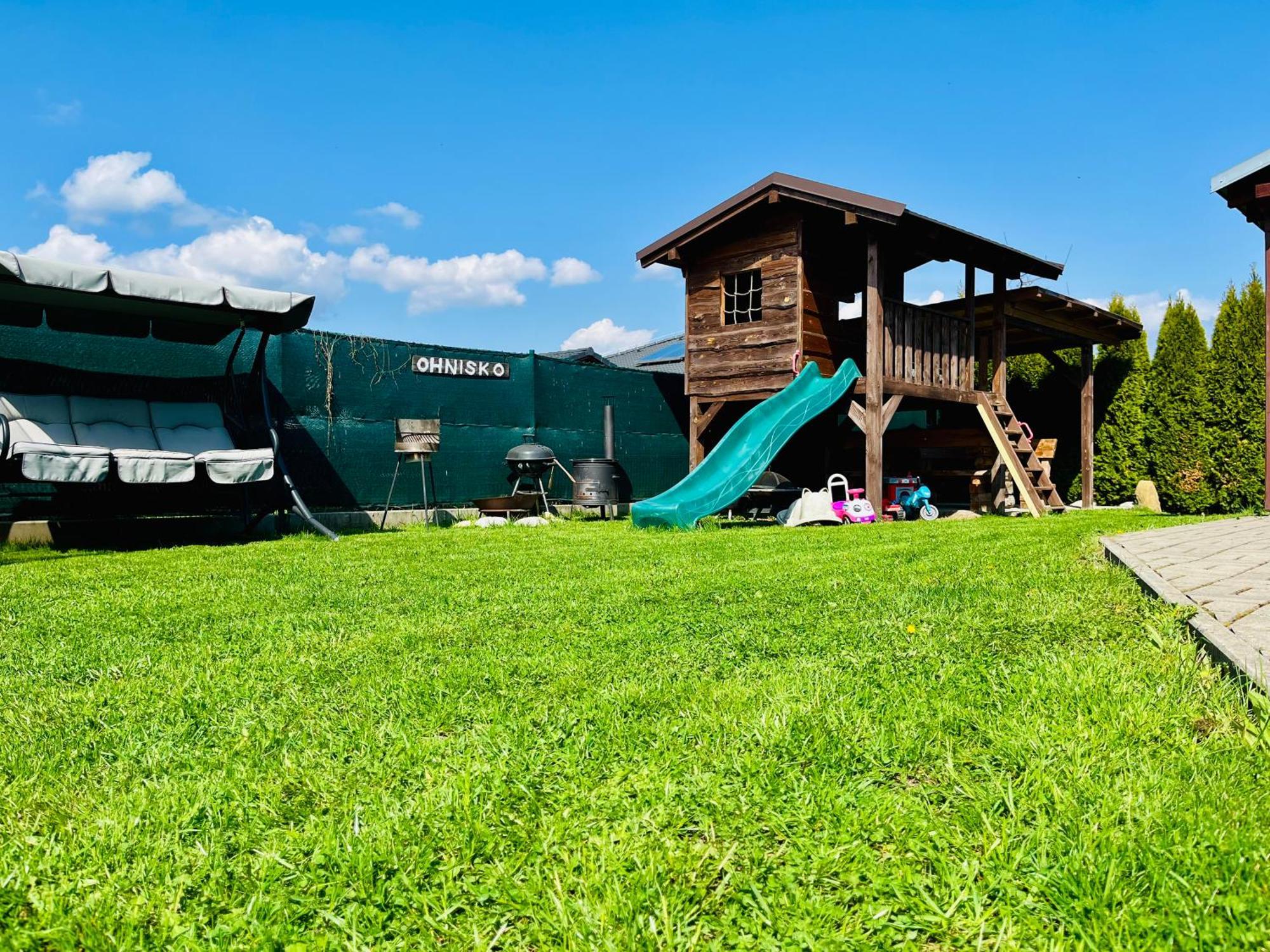 Ferienwohnung Piemonti Bešeňová Exterior foto